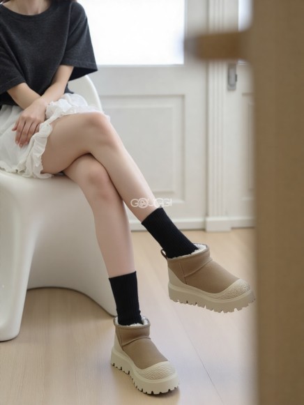 Ugg Ultra Mini Hybrid Mustard Seed